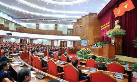 Bộ Chính trị giới thiệu Quốc hội phê chuẩn chức danh Bộ trưởng GTVT, Y tế