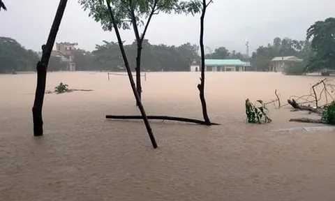 Miền Trung lại đối mặt mưa lũ, ngập úng