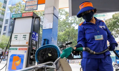 Giá xăng dầu ngày mai có thể tăng mạnh