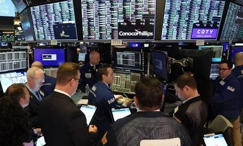 Phố Wall biến động, chờ dữ liệu CPI