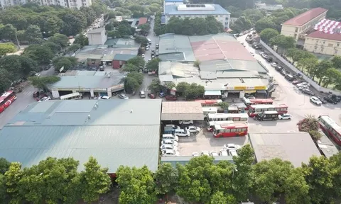 Yên Hòa - Cầu Giấy: Hàng nghìn m2 đất công bị chiếm dụng biến thành gara, nhà xưởng