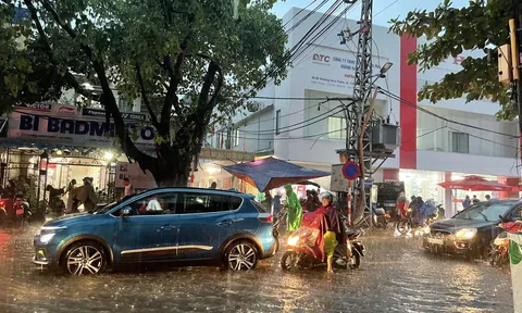 Vì sao Đà Nẵng phải hứng chịu trận mưa lớn kinh hoàng?
