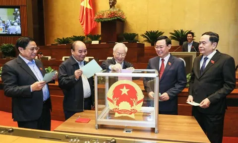 Quốc hội bầu Tổng Kiểm toán, phê chuẩn bổ nhiệm hai Bộ trưởng