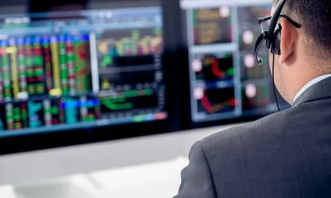 Khối ngoại cũng đua bán ròng trong ngày thị trường đỏ lửa