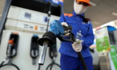 Thực hư giá xăng Việt Nam thấp nhất thế giới