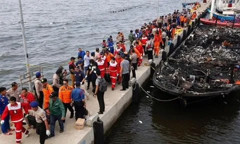 14 người bị thiệt mạng trong vụ cháy tàu ở Indonesia