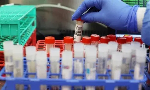 WHO tuyên bố chính thức về 2 biến chủng COVID-19 'mạnh nhất'