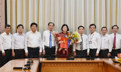 Bắt nguyên Chủ tịch và Tổng Giám đốc Tổng công ty địa ốc Sài Gòn