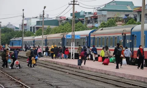 Thị trường “vé Tết” bắt đầu sôi động