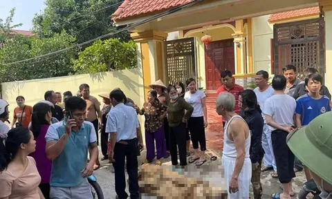 Khởi tố vụ án 3 con gái đổ xăng đốt nhà mẹ đẻ