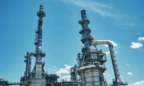 Nghịch lý thị trường xăng dầu