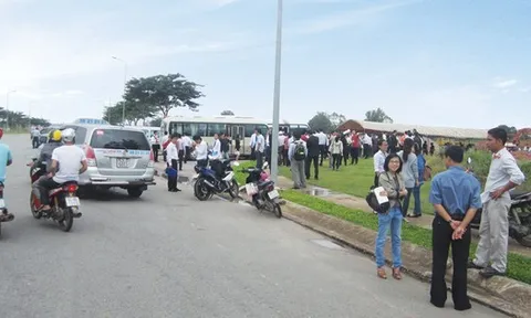 Tái diễn tình trạng 'lùa khách' ép đặt cọc mua đất vùng xa