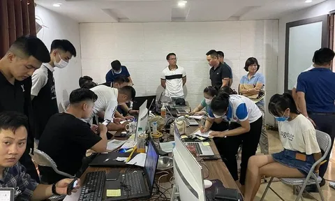 Thủ đoạn khủng bố khách hàng của nhóm đòi nợ