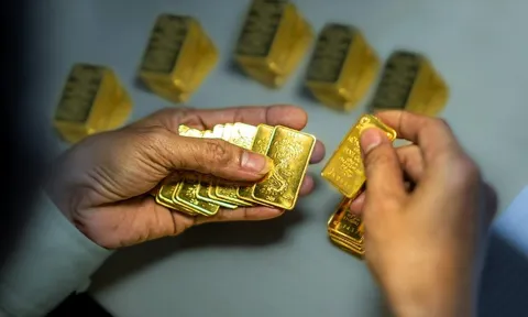 Tiền điện tử sụp đổ, vàng lấy lại thời kỳ hoàng kim?