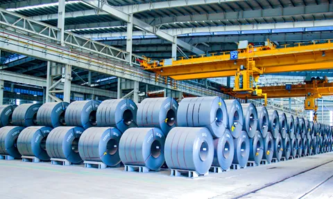 Cứng rắn như thép cũng 'khóc ròng'