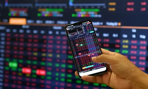 Nhịp đập Thị trường 01/12: Dứt chuỗi tăng 5 phiên, thanh khoản cao nhất trong 7 tháng