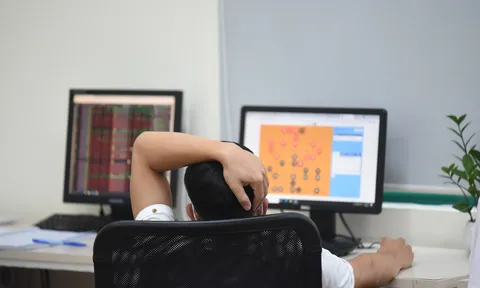 Sau phiên thăng hoa, VN-Index liệu có phá vỡ được downtrend dài?