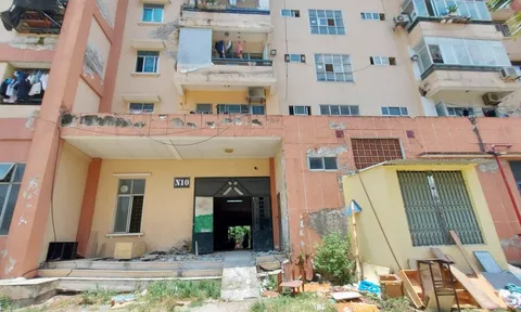 Cận cảnh Khu tái định cư Đồng Tàu xập xệ, xuống cấp nứt toác