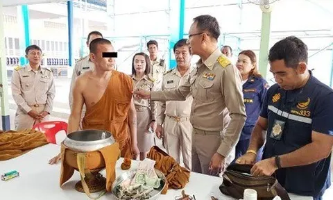 Thái Lan: Cảnh sát đột kích chùa, phát hiện điều 'gây sốc' về các nhà sư