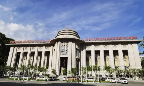 Tiếp tục điều hành lãi suất phù hợp với cân đối vĩ mô, lạm phát