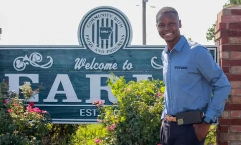 Thanh niên gốc Phi 18 tuổi được bầu làm thị trưởng trẻ nhất nước Mỹ