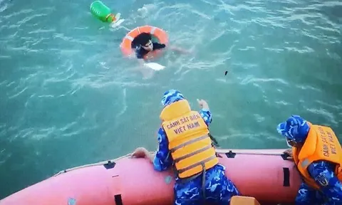 Hé lộ góc khuất cò ngư dân đi biển: Người bán vé số trôi giữa đại dương