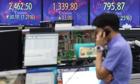 Triển vọng lãi suất cao hơn phủ bóng lên chứng khoán châu Á