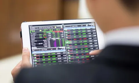 Cổ phiếu ngân hàng sẽ dẫn sóng đầu năm 2023?