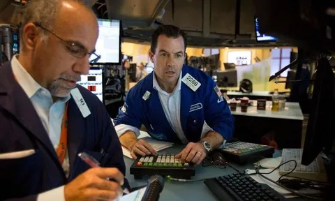 Chứng khoán thế giới 2023: Đối mặt nhiều thách thức