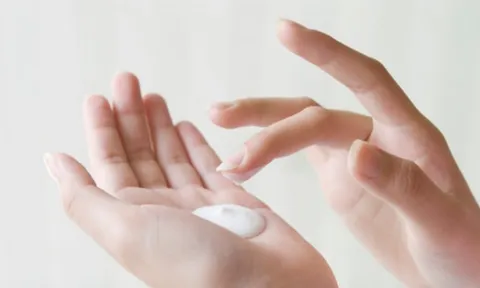 Bộ Y tế thu hồi “Kem chuyên nám” chứa kim loại nặng và cảnh báo là sản phẩm có dấu hiệu giả mạo