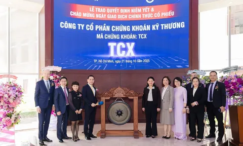 Cổ phiếu TCX của TCBS chính thức lên sàn HoSE, vốn hoá vượt 100.000 tỷ đồng