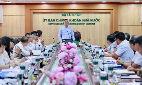Phát triển thị trường chứng khoán theo chiều sâu, tiệm cận chuẩn mực quốc tế