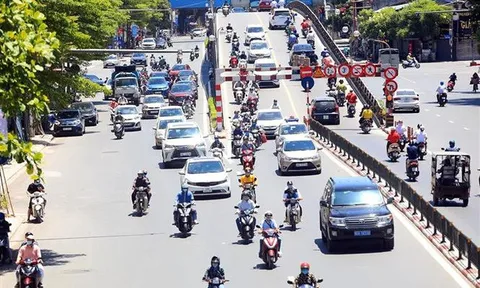 Thủ đô Hà Nội ngày nắng, có nơi nắng nóng, chiều tối có mưa rào và dông vài nơi