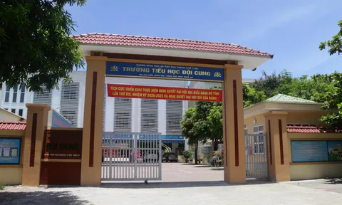 Hội phụ huynh kêu gọi thu tiền... 'chạy' giáo viên chủ nhiệm