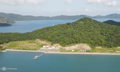 Công trình gần 140 tỷ đồng 'đắp chiếu' trên vịnh Bái Tử Long