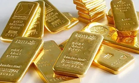 Giá vàng trong nước bật tăng, ngược chiều với vàng thế giới