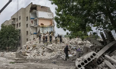 Ukraine thừa nhận chiến sự với Nga rơi vào bế tắc, Nga ráo riết săn lùng 'kẻ phá hoại' ở Crimea
