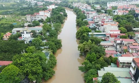 Hà Nội: La liệt công trình xây lấn chiếm đất hành lang sông Nhuệ