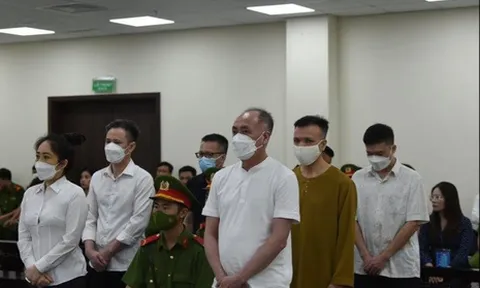Xử vụ “chạy án” 3,7 triệu USD: Cựu GĐ BV Thủ Đức vắng mặt