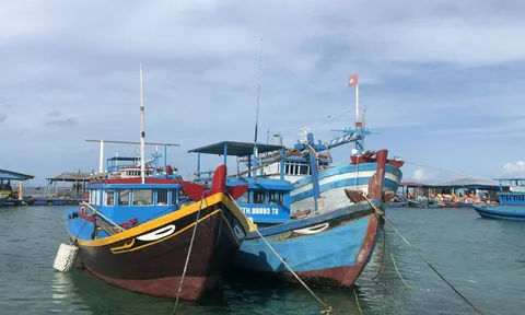 Bình Thuận: Chỉ có 1 trong 3 cửa hàng xăng dầu trên đảo Phú Quý hết xăng chứ không hết sạch