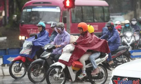 Dự báo thời tiết 25/9: Bão rất mạnh đang hướng vào Biển Đông