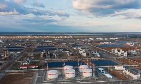Giá xăng dầu hôm nay 3/10: Tăng mạnh hơn 2,5% vì triển vọng OPEC+ giảm sản lượng
