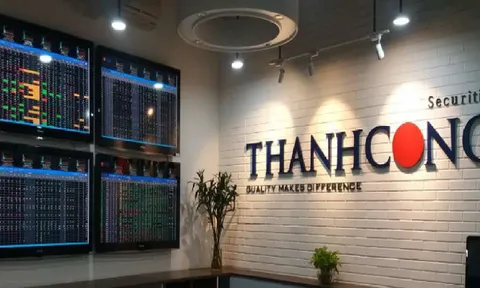 Công ty chứng khoán đầu tiên báo lãi sụt giảm 65% trong quý 3