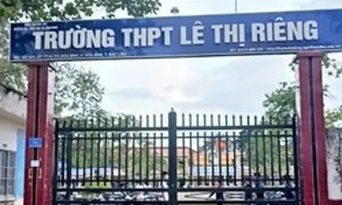 Có hay không học sinh đóng tiền mua tivi, làm cổng trường, thăm bệnh?