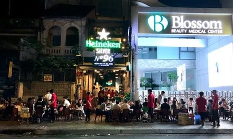 Những hình ảnh quán nhậu 'biến nơi công cộng thành lãnh địa riêng' ở TP HCM