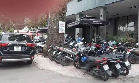 TP HCM: Đường dân sinh thành nơi “họp chợ" ở Quận 11