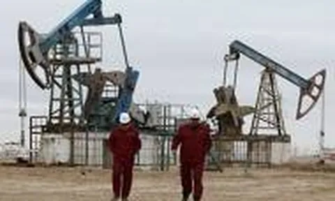 Giá xăng dầu hôm nay 7/11: Dầu thô Brent tiến gần mốc 100 USD/thùng