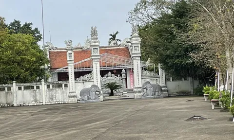 Vụ xây cổng nhà thờ xây chắn đường khiến dân bức xúc: “Chúng tôi sẽ mở khoá cổng”