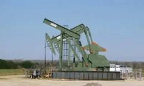 Giá xăng dầu hôm nay 17/11: Tiếp đà giảm mạnh sau khi đường ống Druzhba hoạt động trở lại