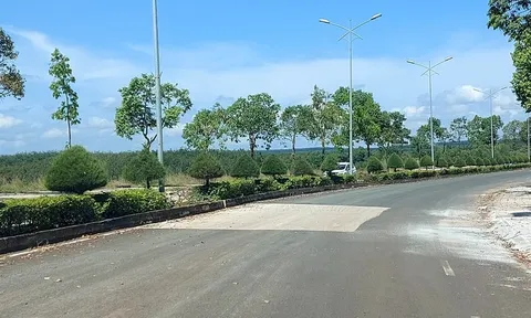 Đồng Xoài (Bình Phước): Vì sao đường Hồ Xuân Hương cứ sửa lại hỏng?